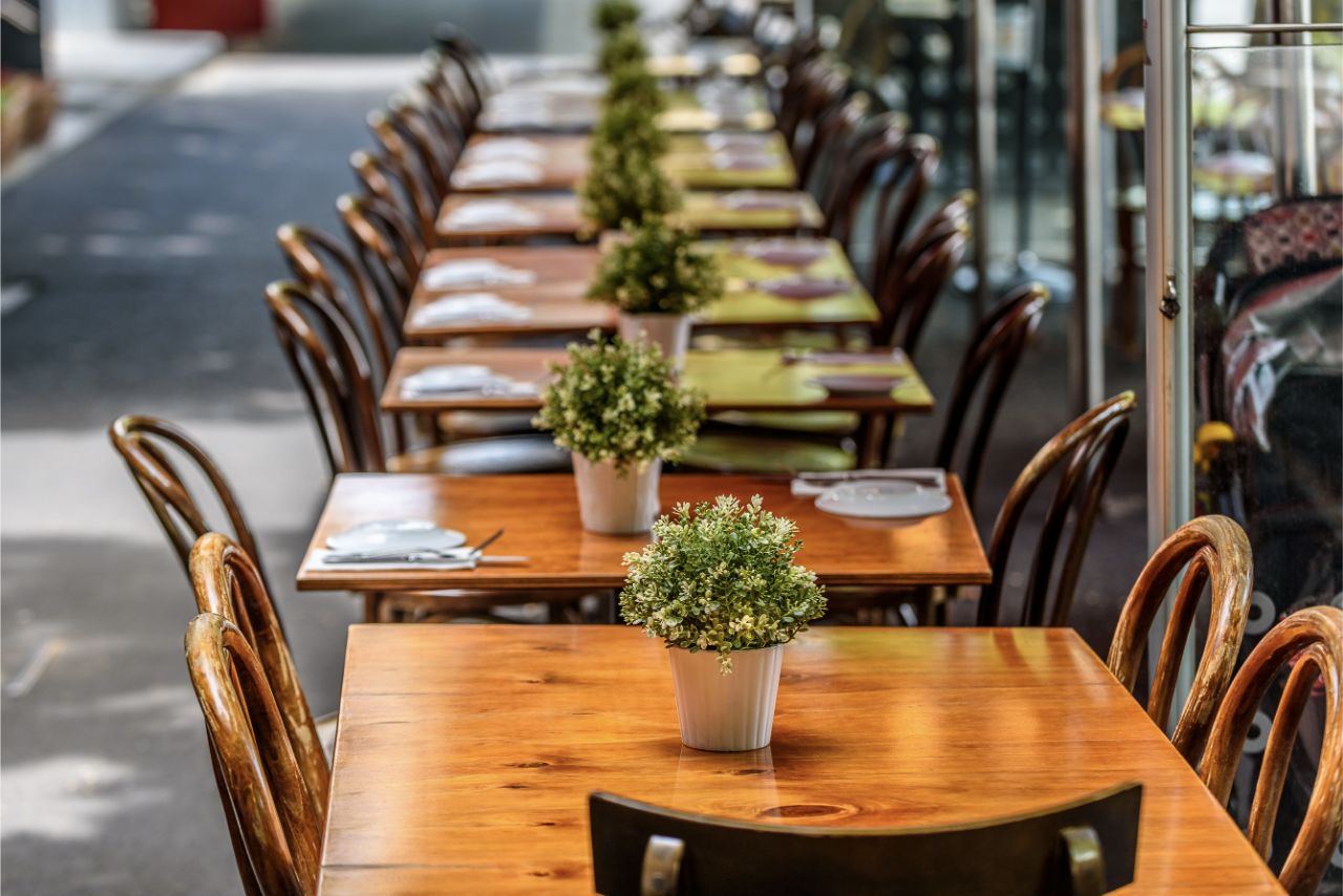 Lygon-Street-Restaurant-Tables-